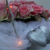 januari bruidspaar vindt 'glowing roses' bij honeymoon in pipowagen buitengoed de gaard